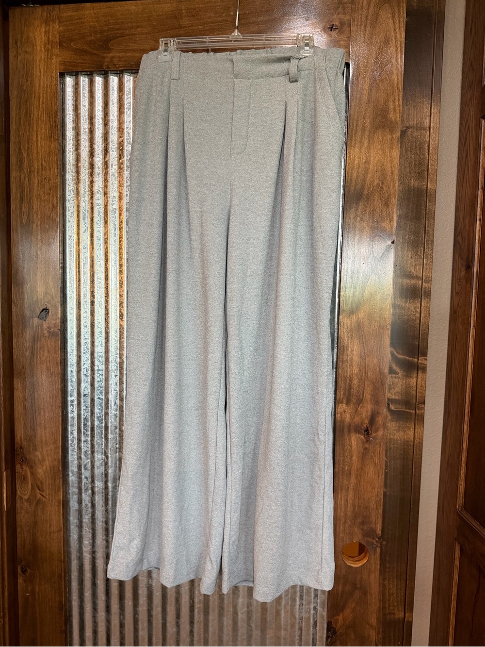 Women’s sz lg HALARA Light Gray Wide-Leg Knit Pants